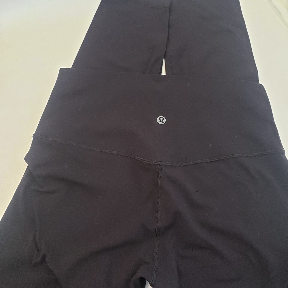 Lululemon Aligns Black- size 8